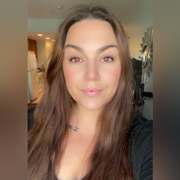 Meet your Posher, Stephanie - Picture 1 of 1